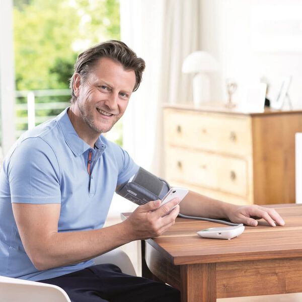 Medisana Tensiom&egrave;tre pour le bras sup&eacute;rieur BU 570 Connect blanc