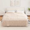 vidaXL Couverture en Fourrure de Lapin Synth&eacute;tique Beige 220 x 240 cm