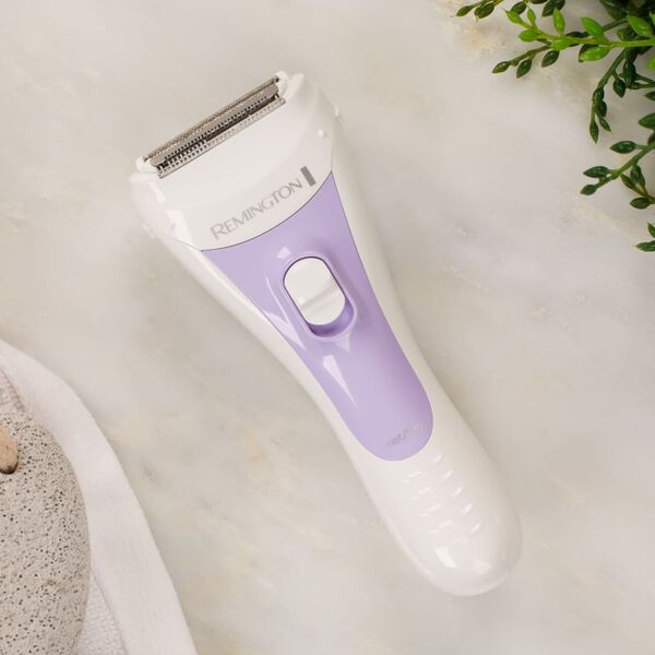 REMINGTON Rasoir f&eacute;minin Smooth & Silky Blanc et violet