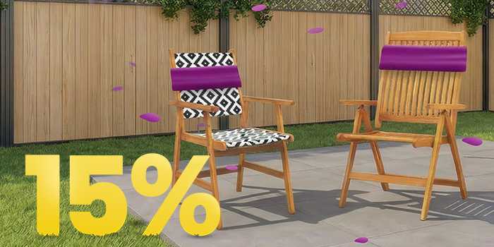 Chaises de jardin en bois sur terrasse ensoleillée avec coussins décoratifs et fleurs, avec bannière promo printemps 15 %.